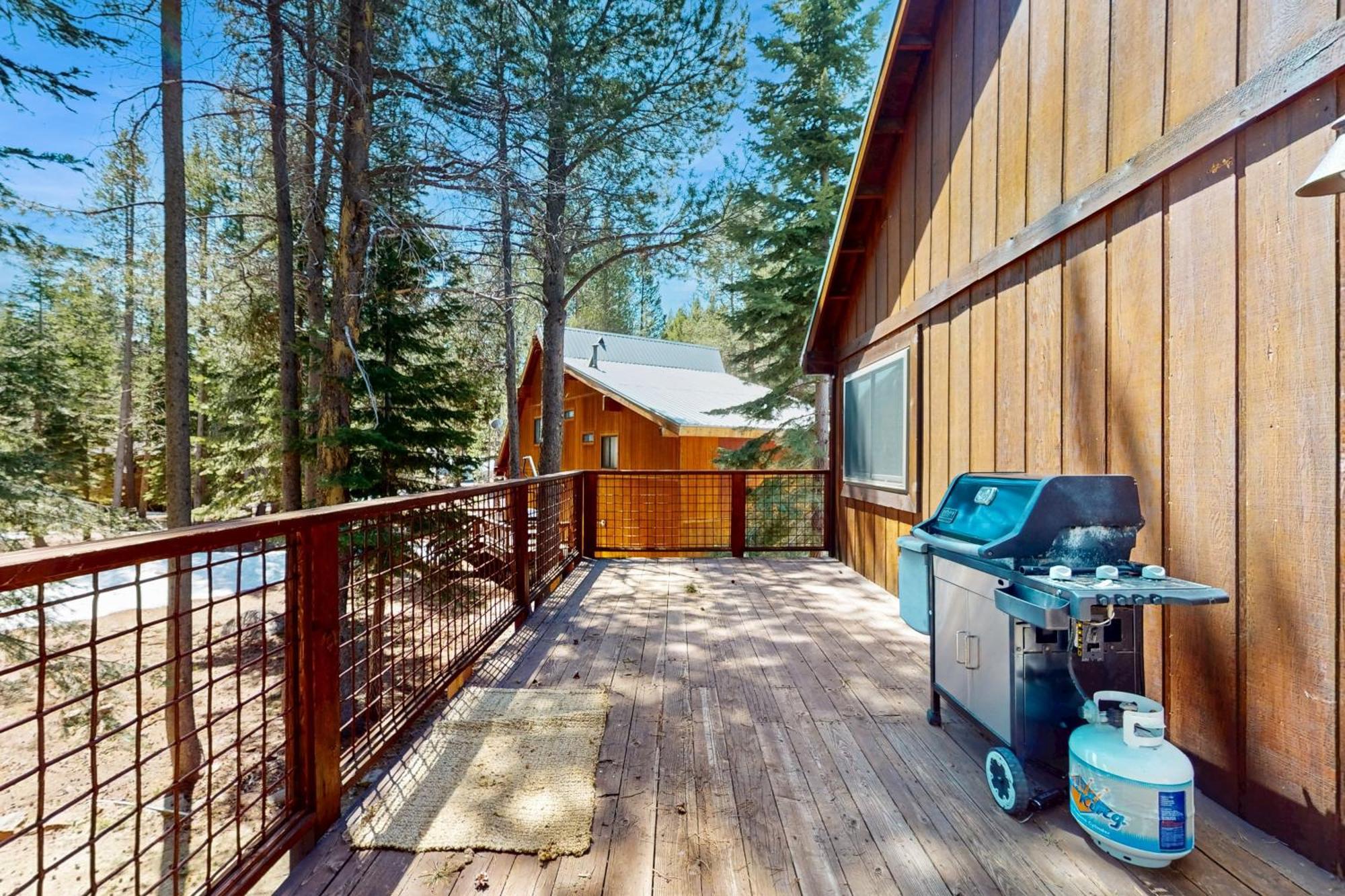 Tastefully-Updated, Classic Tahoe Family Home Truckee Exterior photo