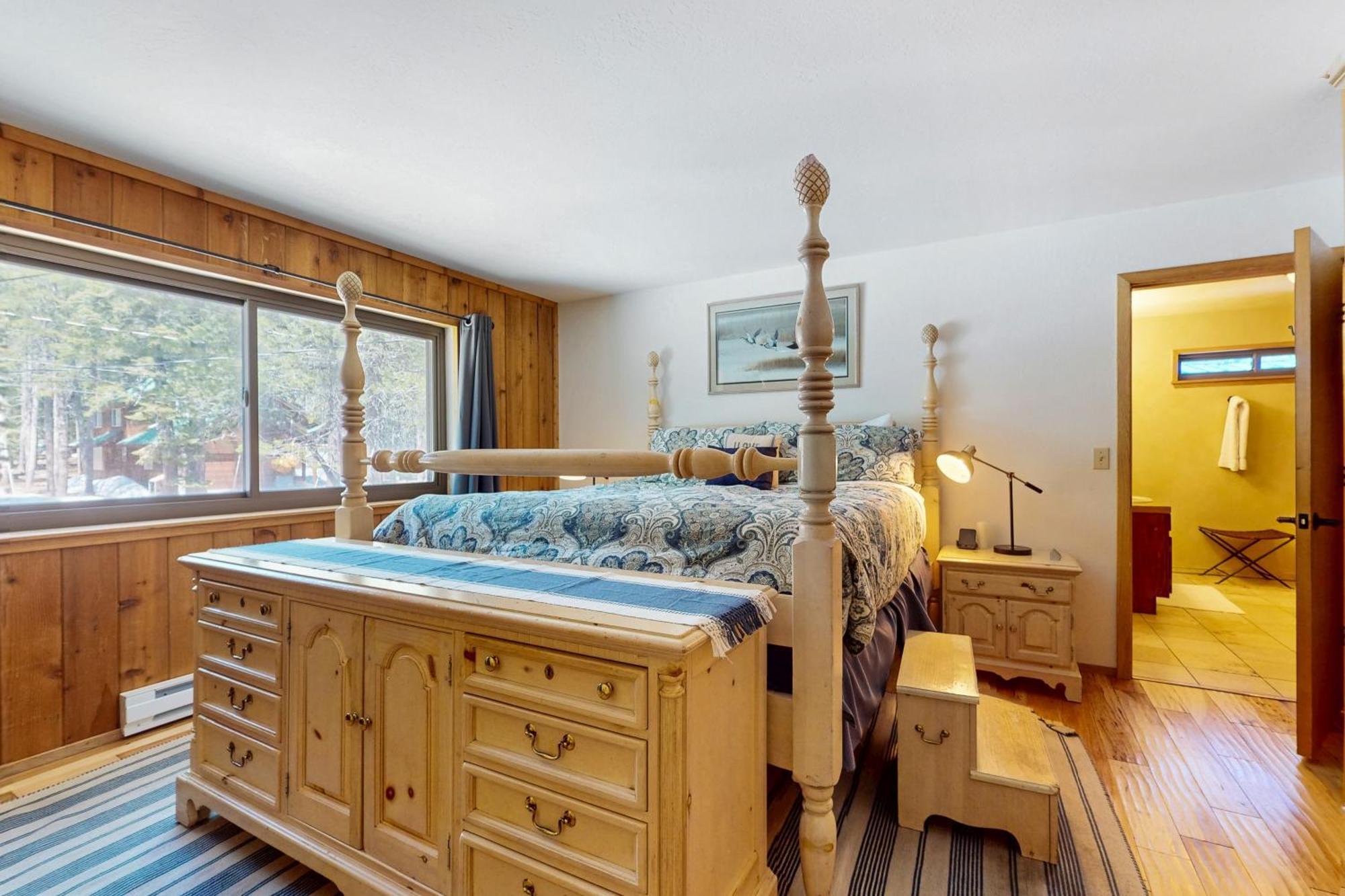 Tastefully-Updated, Classic Tahoe Family Home Truckee Exterior photo
