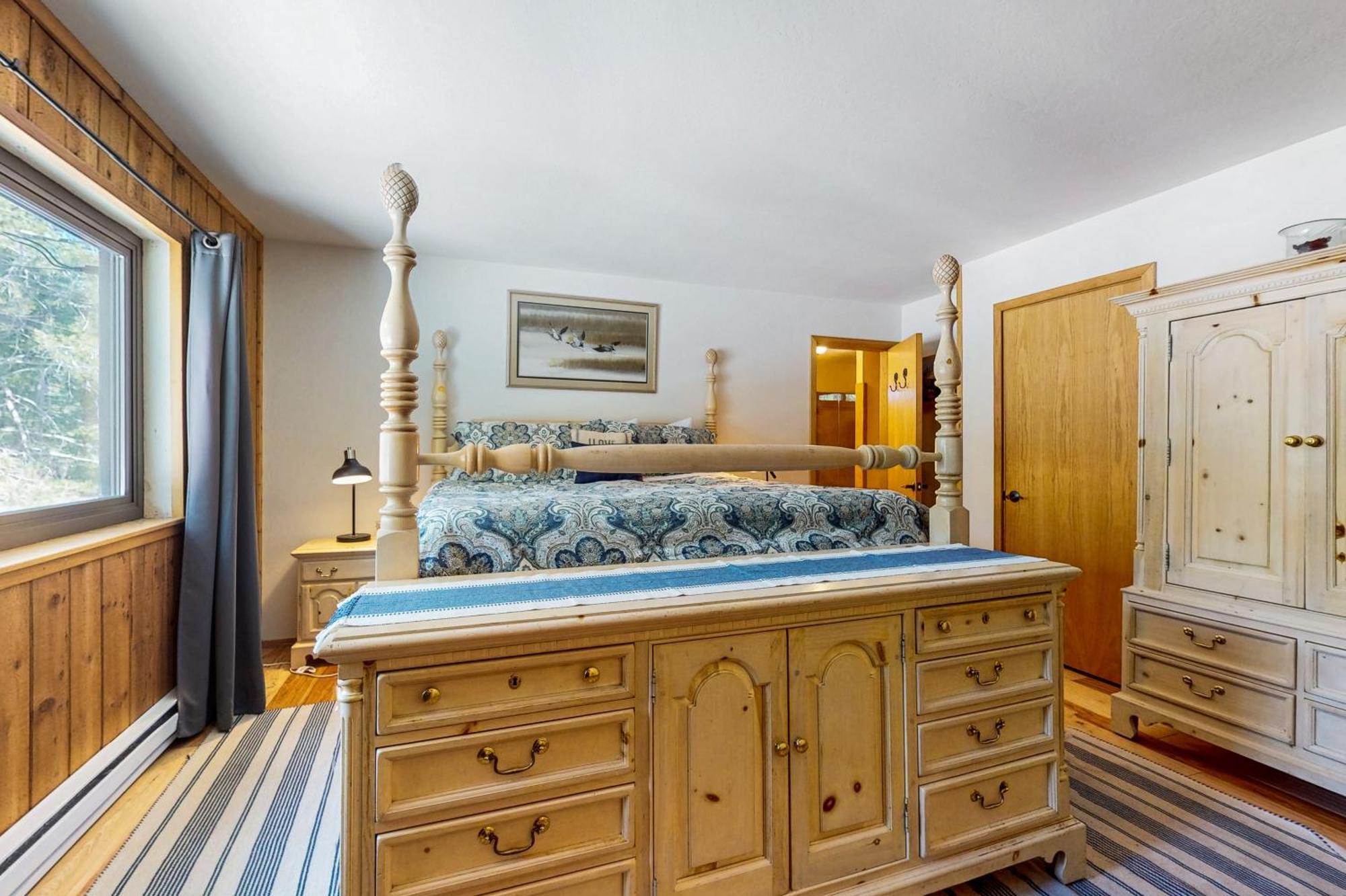Tastefully-Updated, Classic Tahoe Family Home Truckee Exterior photo